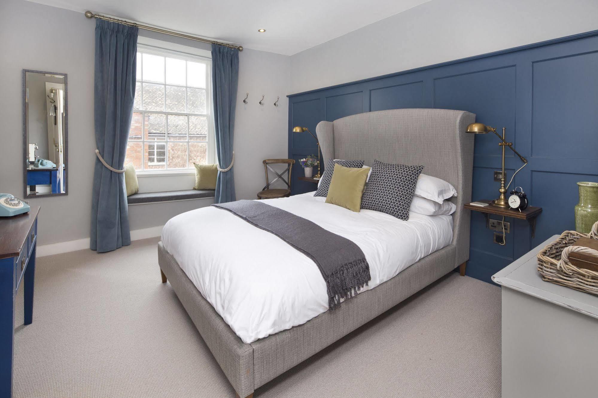 Отель The George Townhouse Shipston-on-Stour Экстерьер фото